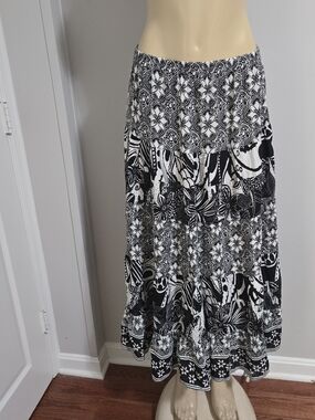 Choices Black & White Floral Tiered Maxi Skirt